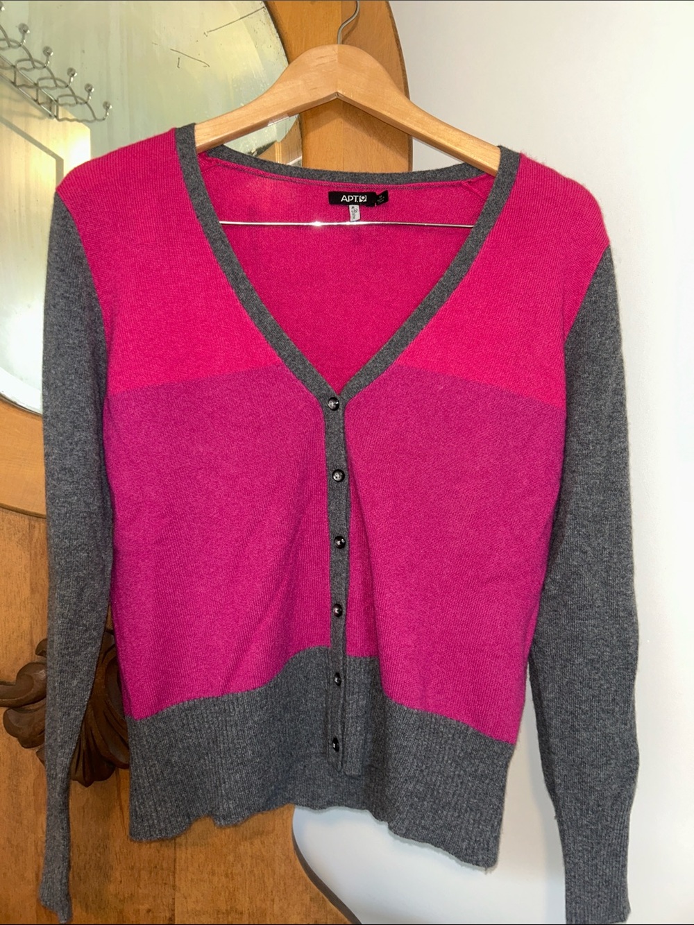 Apt. 9 CASHMERE Two-Tone Fuchsia & Gray V-Neck Button Cardigan